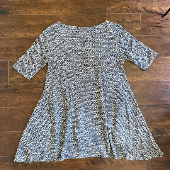 Lightweight Tunic Sweater - Black and White - Small - Picture 5 of 5